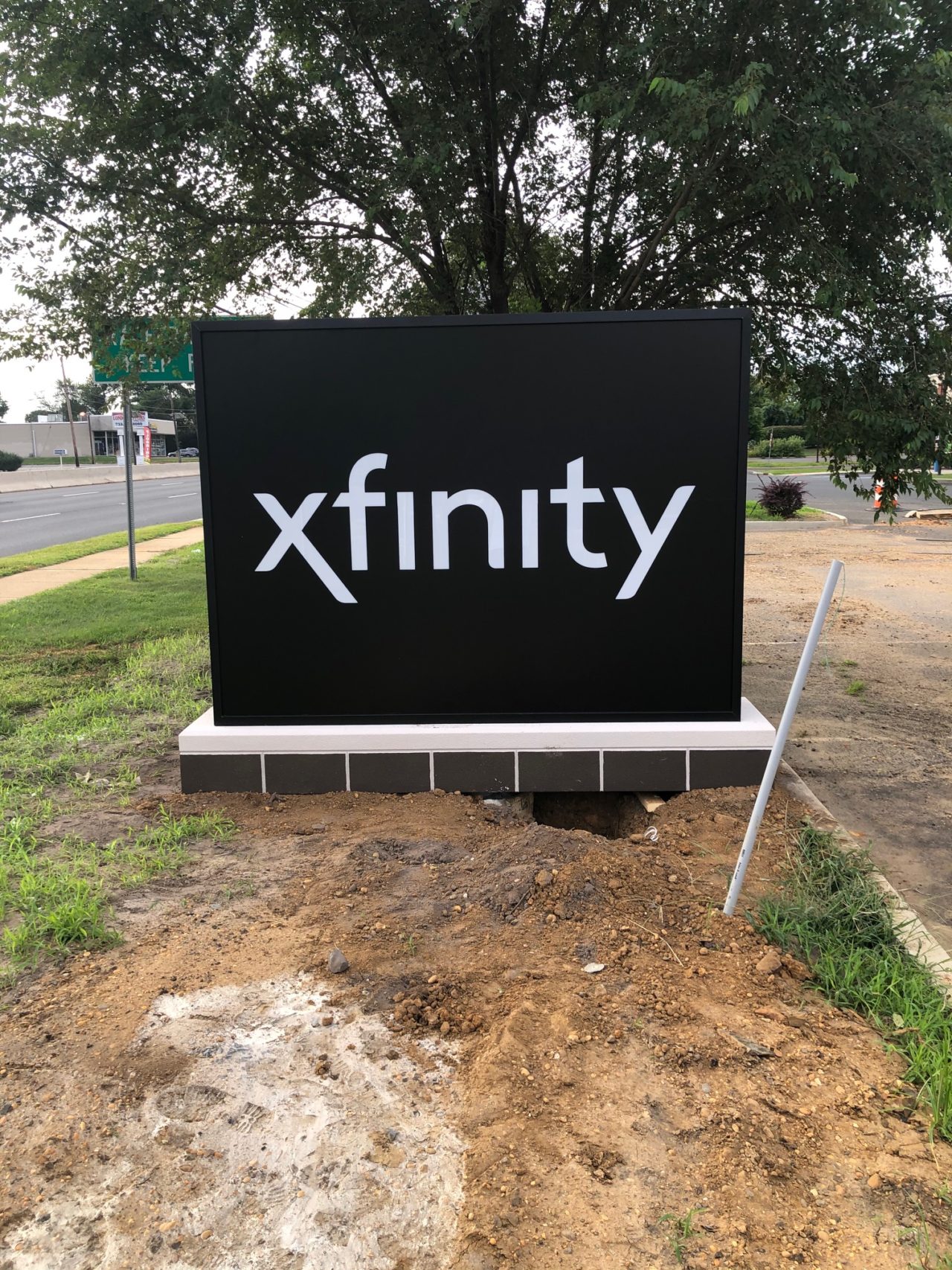 Xfinity Sign I - 4crki37